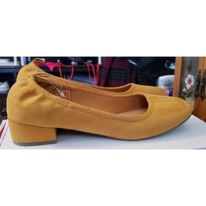 Brash Women's Gold Faux Suede Scrunch Heels